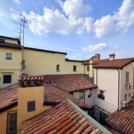 House Of Chariot - Near Piazza Maggiore