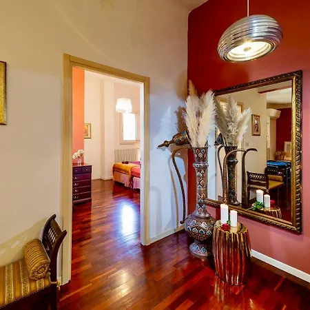 House Of Chariot - Near Piazza Maggiore Апартаменты Болонья