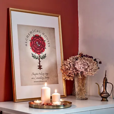 House Of Chariot - In The Heart Of Apartment
